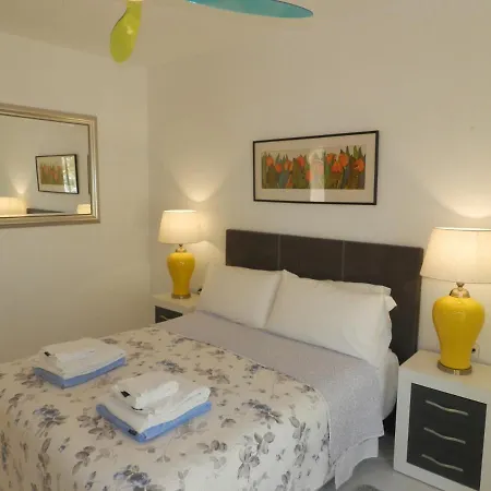 Fig Tree 8 Personas Villa