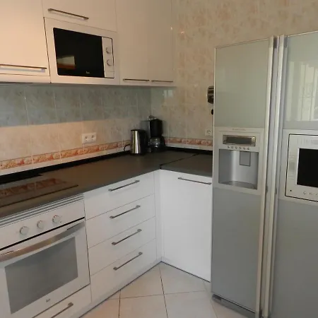 Fig Tree 8 Personas Villa